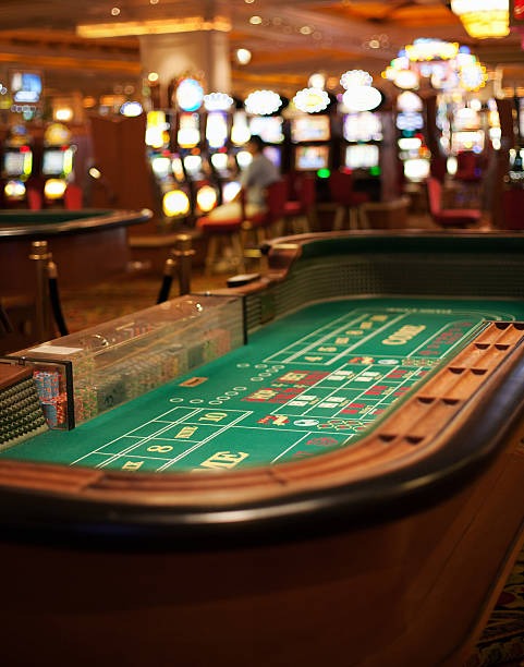 Lucky Twins live dealer table on surga 11 with card layout and betting interface
